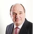 Leslie Perrin's Instagram, Twitter & Facebook