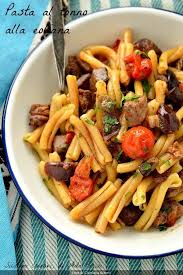 Pasta Al Tonno All Eoliana Siciliani Creativi In Cucina Tuna Pasta Aeolian Style Tuna Tunarecipes Tonno Atun Pasta Ricette Primi Piatti Pasta Al Tonno