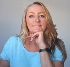 Hi hoping somebody can help me. Looking into taking a trip down to Florida  end of March beginning of April. Where is the hottest place in Florida at  the end of March