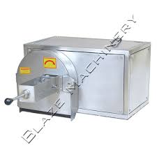 The thickness of the slice can be freely adjusted by increasing or decreasing spacers. Banana Slicer Blaze Machinery Strongest Pillar Of Food Industry