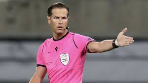 Deze pagina levert een overzicht over alle wedstrijden van een scheidsrechter danny makkelie in het seizoen 20/21 inclusief de getoonde kaarten en gegeven strafschoppen. Law 5 The Referee Uefa Euro 2020 Match 1 Turkey Italy Discussion