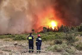 Επίσης, στις αφίδνες, που έχουν εκκενωθεί από χθες, μαζί με το κρυονέρι, τη δροσοπηγή και την ιπποκράτειο πολιτεία, έχουν καεί σπίτια και επιχειρήσεις, αλλά αυτήν την ώρα δεν μπορεί να γίνει. Ff21u11dmebn M
