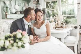 Die suche nach deinem perfekten brautkleid findet bei uns in bei drinks, sweets und häppchen könnt ihr dein hochzeitskleid mit viel spaß zelebrieren…eine. Dein Hochzeitshaus Brautgeschaft In Frankfurt