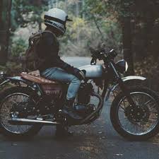 ソロキャンパー ezoさんはinstagramを利用しています ベタ付きです みゅい んってされても大丈夫 片足なら バイク ツーリング カワサキ 250tr スクランブラー トラッカー バイクのある風景 moto スクランブラー トラッカー バイク カワサキ