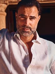 David Gull's Instagram, Twitter & Facebook