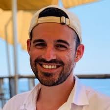 988 and 911: Know which number to use to get the right support at the right  time. If you need support for your mental health, text or call 988 or chat  online