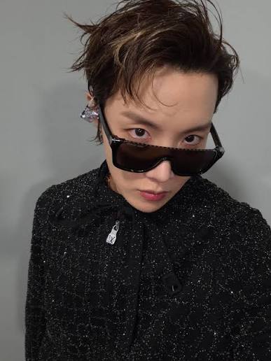 📲[IG] 🐿•22.07 Atualização de J-hope em seu feed no Instagram de Paris.🇨🇵 🐿: "BTS WORLD TOUR 'ARIRANG'. PARIS" - 🦋 - Bangtan - #jhope #btsnews #hobi #bangtan #Arirang