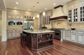 Antique Kitchens Pictures And Design Ideas Antique White Kitchen Luxury Kitchen Design Kitchen Cabinet Remodel