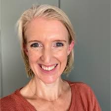 Stephanie Kwak's Instagram, Twitter & Facebook