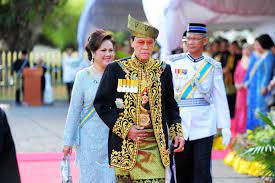 81 likes · 38 talking about this. 9 Kerabat Diraja Yang Terpaksa Melepaskan Takhta Dan Gelaran Iluminasi