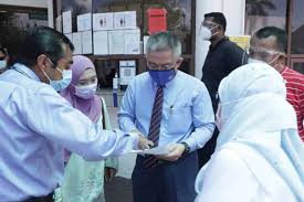 71, kawasan perindustrian senawang , 70450 seremban , negeri sembilan Kkmalaysia On Twitter Tinjauan Penutupan Sebuah Kilang Di Senawang Seremban 5 Februari 2021 Dradhambaba Menteri Kesihatan Turun Padang Untuk Melakukan Tinjauan Penutupan Sebuah Kilang Di Senawang Negeri Sembilan Https T Co Pxkty12qdv