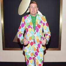 46, born 19 march 1975. Happy Birthday Brann Dailor Mastodonband