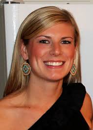 Miss Holt to wed Mr. Jones