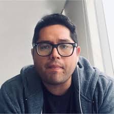 Hoy fui a comprarme una remera a Ripley Chile. Era de Pac Man y me  encantaba. Fui a la caja y, cuando estaba por pagar, pasó lo peor. GANE  OVER. Gane over?