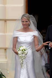 We would like to show you a description here but the site won't allow us. Furstin Charlene So Sehr Hat Sie Sich Verandert Furstin Charlene Kleider Hochzeitskleid Elegant