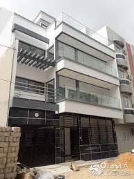 Nombre De Pieces 8 Superficie 200 M2description Belle Villa R 2 De 200m2 Aux Mamelles Dans Une Zone Calme Et Accessible C Villa Belle Villa Piscine A Vendre