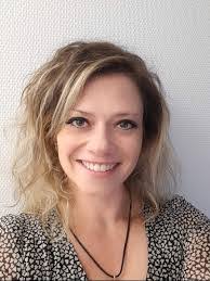 Helene Schmitt's Instagram, Twitter & Facebook