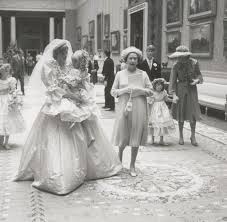 Doch auch an vielen anderen. Britisches Konigshaus Unbekannte Hochzeitsfotos Von Prinzessin Diana Entdeckt Bilder Fotos Welt