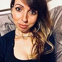 Tess Leighton's Instagram, Twitter & Facebook