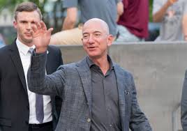 (jeff) bezos is the chairman of the board, president, chief executive officer of amazon.com, inc. Bbeapkvlqakgfm