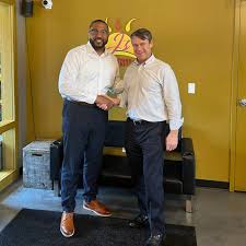 Enjoyed lunch with Gary Mayor Eddie Melton yesterday. Appreciate his  passion for his city, and I look forward to working with him in the years  ahead.