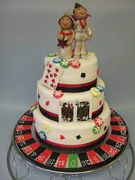 Vegas Wedding Cakes Vegas Wedding Cake With Roulette Chips And Cards From Delicious Vegas Wedding Cakes Vegas Themed Wedding Cake Las Vegas Wedding Cakes