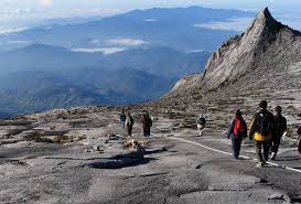 Sebahagian penduduk setempat kawasan ranau, sabah mempercayai bahawa perbuatan sekumpulan pelancong yang mencemar gunung kinabalu dengan berbogel dan membuang air kecil pada 30 mei lalu sebagai salah satu sebab berlakunya tragedi gempa pada jumaat lepas. Pembukaan Aktiviti Mendaki Malim Gunung Perlu Sedia Hadapi Mabuk Gunung Astro Awani