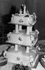 To keep the cake light and fluffy, whipped egg whites are folded into the batter. 11 1960 S Wedding Cakes Photo Vintage Wilton Wedding Cake 1960s Style Wedding Cake And 1960s Wedding Cake Snackncake