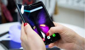 Galaxy Fold No Brasil Lancamento Tem Preco De R 12 999 Deumzoom