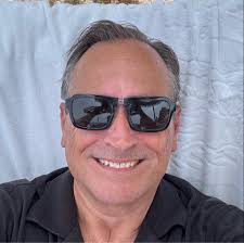 Hi All, which is a nicer place to stay Siena or San Gimignano please and  why?