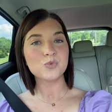 Alexis Masterson (@AlexisDesireeee)