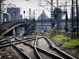 Maybe you would like to learn more about one of these? Pistas De Ferrocarril En La Estacion Central De Munich Alemania Fotos Retratos Imagenes Y Fotografia De Archivo Libres De Derecho Image 25122062