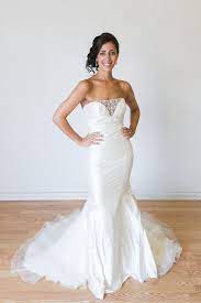 The Pros And Cons Of A Wedding Dress Rental Rental Wedding Dresses Wedding Dresses Near Me Long Beach Wedding Dresses