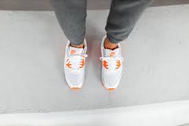 Скачай britney spears.baby one more time (1999) (дискотека 90 х) и antique dinata dinata (1999) (песни 90 х). Nike Air Max 90 White Hyper Orange It Smoke Grey Ct4352 103