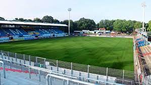 Der sv meppen hat nach dem aufstieg in die 3. Rasen Auf Spielfeld Verlegt Sv Meppen Stadion Erstrahlt In Neuem Grun