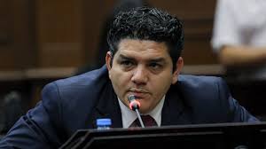 Antonio Madriz seguirá en la presidencia del Congreso, pese a su mal  desempeño