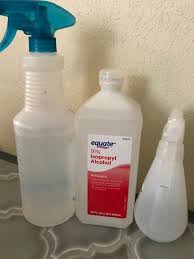 How To Clean With Rubbing Alcohol So Many Uses Diy In 2020 Rubbing Alcohol Cleaning Homemade Bleach
