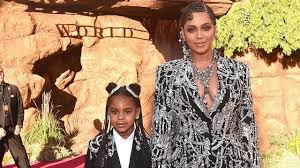 Once you get over the fact that mariah and beyoncé are in one photo with their kids, you also start realize that blue ivy and her fan might actually be the star of the photo. Beyonce S Daughter Blue Ivy Sings Listen To Their Lion King Collab Youtube