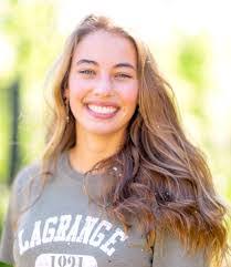 Avery Massey's Instagram, Twitter & Facebook