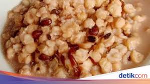 Makassar punya lebih banyak makanan khas yang sama enaknya dengan coto dan jalangkote. Jagung Bose Karbohidrat Sehat Santapan Rakyat Timor