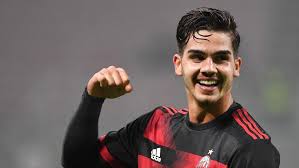 Check out his latest detailed stats including goals, assists, strengths & weaknesses and match ratings. Andre Silva Oferecido Benfica Jornal Record