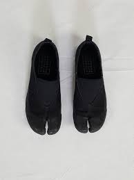 For ss'20 john galliano continued to experiment with shoes: Maison Martin Margiela 6 Black Tabi Sneaker Slip Ons Fall 2002 V A N Ii T A S