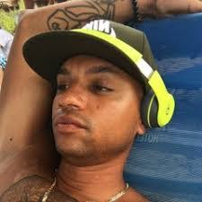 Derek Champion's Instagram, Twitter & Facebook