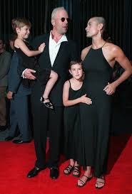 This is the official facebook page of walter bruce willis. Rumer Willis And Sisters Reveal They Re All In Recovery