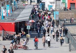 Laval économie accompagne les entreprises dans leurs différents projets de développement ou d'implantation sur le territoire de laval. Curfew In Montreal Laval Will Return To 9 30 P M Elementary Schools To Reopen In Quebec City