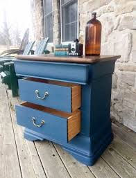 This Pretty Side Table Has Been Totally Refinished With A Rich Navy Blue Chalk Paint The Top Has Been Stained Dark Blue Side Table Side Table Furniture Rehab