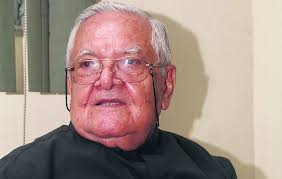 A los 90 años de edad muere monseñor Alejandro Vásquez Pinto