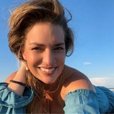 Kelly Riedel's Instagram, Twitter & Facebook