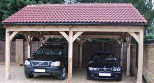 Untuk desain garasi berukuran kecil bisa menggunakan pintu lipat dengan warna putih seperti ini. Ide 20 Model Garasi Mobil Dari Kayu