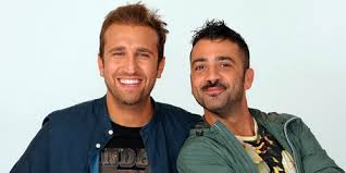 Realice la contratación de eros ramazzotti. Felicissima Sera Eros Ramazzotti E Insulti Il 30 Aprile 2021 Tristemondo It